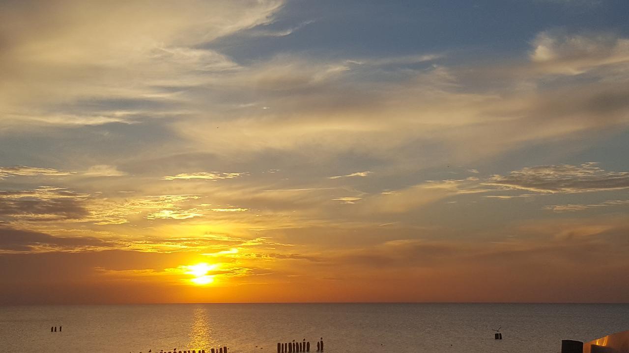 Riwiera ميلنو المظهر الخارجي الصورة